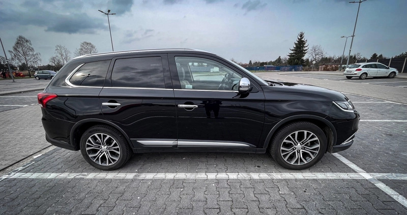 Mitsubishi Outlander cena 104550 przebieg: 54000, rok produkcji 2017 z Poznań małe 301